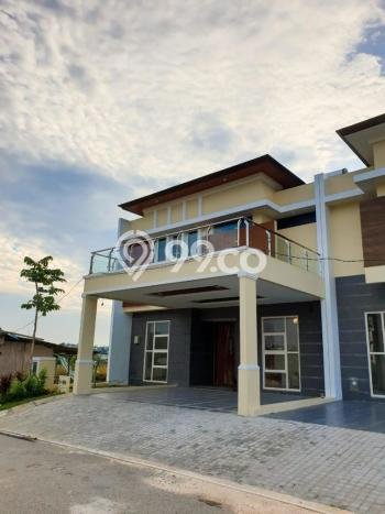 LOKASI STRATEGIS! Rumah di Tiban, Dekat Tol, 4 KM, Luas 160m² LB 270m² LOKASI STRATEGIS! Rumah di Tiban, Dekat Tol, 4 KM, Luas 160m² LB 270m²