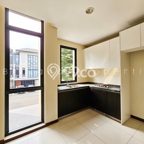 Rumah Luxury Modern Siap Huni di BSD City Tangerang Rumah Luxury Modern Siap Huni di BSD City Tangerang