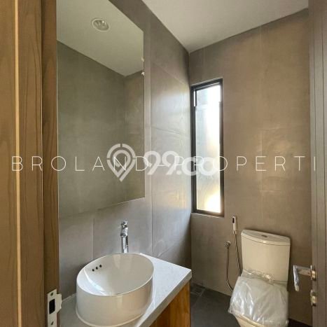 Rumah Luxury Modern Siap Huni di BSD City Tangerang Rumah Luxury Modern Siap Huni di BSD City Tangerang