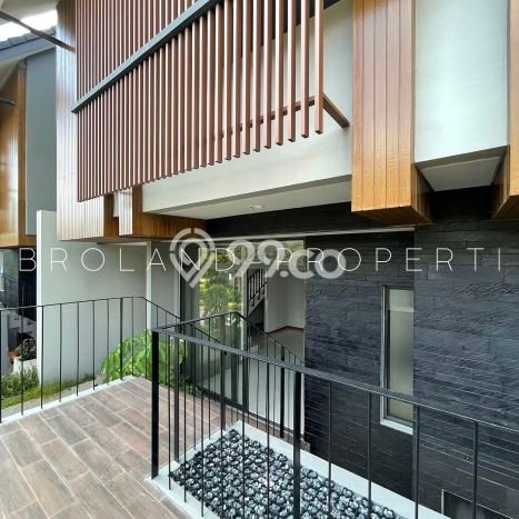 Rumah Luxury Modern Siap Huni di BSD City Tangerang Rumah Luxury Modern Siap Huni di BSD City Tangerang