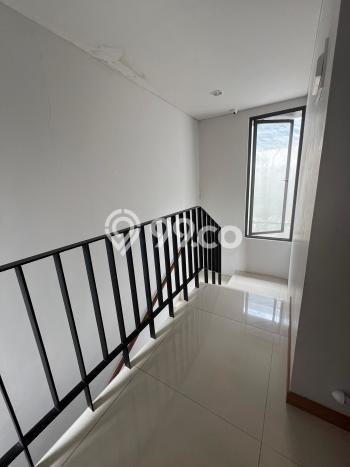 For Sale! Luxury House LT 112m2 Desain Modern di BSD Green Wich For Sale! Luxury House LT 112m2 Desain Modern di BSD Green Wich