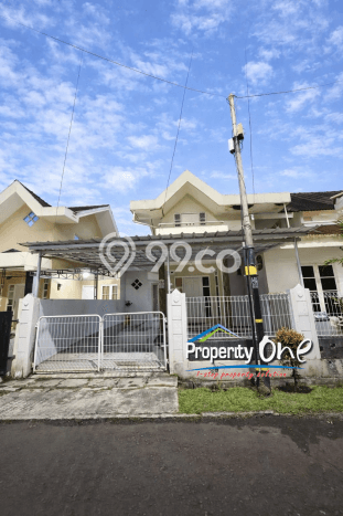 Rumah Strategis Minimalis Lb 92m2 di BSD, Tangerang Selatan Rumah Strategis Minimalis Lb 92m2 di BSD, Tangerang Selatan