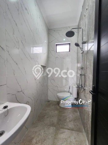 Jual Rumah Strategis Bagus Punya 3 KT di BSD Tangerang Selatan SHM Jual Rumah Strategis Bagus Punya 3 KT di BSD Tangerang Selatan SHM