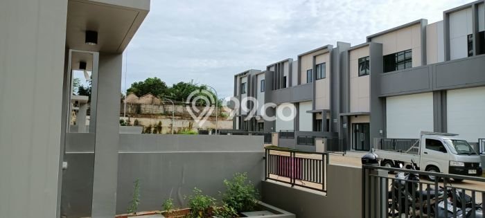Disewakan Gudang di Kawasan Ramai BSD Luas 170m2 Disewakan Gudang di Kawasan Ramai BSD Luas 170m2
