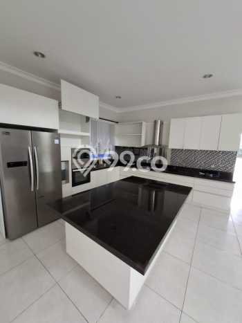 Jarang Ada! Rumah Kontrakan 4 Kamar Nyaman Siap Huni BSD Jarang Ada! Rumah Kontrakan 4 Kamar Nyaman Siap Huni BSD