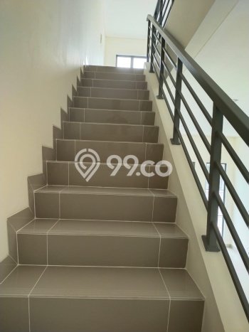 Unit Ruko Disewakan di Gading Serpong di Area Ramai & Strategis Unit Ruko Disewakan di Gading Serpong di Area Ramai & Strategis