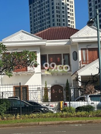 Dijual Rumah Luas Elegan Dengan View Eksklusif di Summarecon Serpong, Tangerang Dijual Rumah Luas Elegan Dengan View Eksklusif di Summarecon Serpong, Tangerang