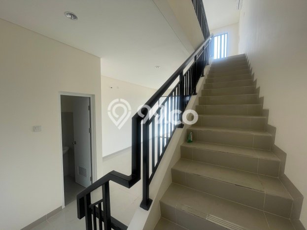 FOR RENT! Ruko di Gading Serpong Cocok untuk Bisnis 119m2 FOR RENT! Ruko di Gading Serpong Cocok untuk Bisnis 119m2