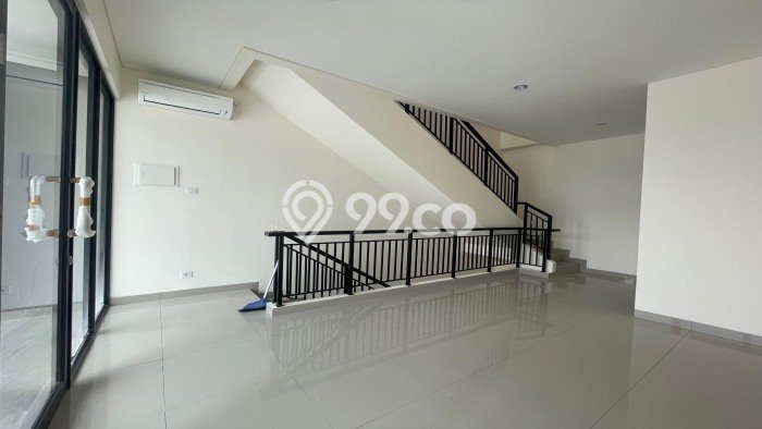 SENTRA BISNIS! Ruko Kawasan , Luas 141m2m², Kawasan Perniagaan SENTRA BISNIS! Ruko Kawasan , Luas 141m2m², Kawasan Perniagaan