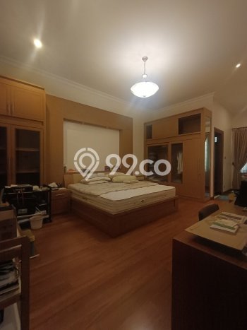 Ready to Use! Premium House LT 360m2 Desain Elegan di Semolowaru Ready to Use! Premium House LT 360m2 Desain Elegan di Semolowaru