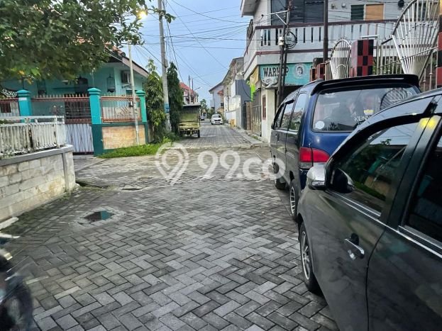 For Sale Rumah 4 Kamar Lokasi Ideal Bagus dan Strategis di Wiyung For Sale Rumah 4 Kamar Lokasi Ideal Bagus dan Strategis di Wiyung