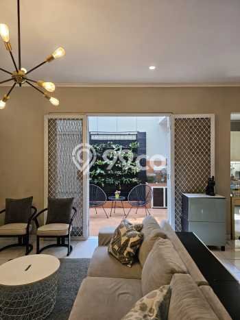 Hunian Mewah LB 138m2 Siap Pakai Desain Elegan di BSD Sevilla, Tangerang Hunian Mewah LB 138m2 Siap Pakai Desain Elegan di BSD Sevilla, Tangerang