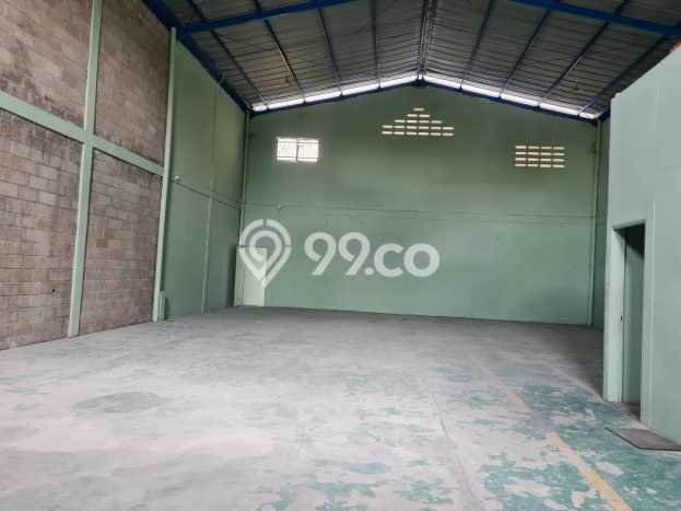 Unit Gudang Disewakan di BSD di Area Ramai & Strategis Unit Gudang Disewakan di BSD di Area Ramai & Strategis