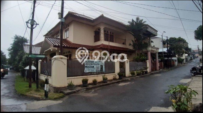 Dijual Rumah 4 Kamar Lokasi Ideal Bagus dan Strategis di Beji Dijual Rumah 4 Kamar Lokasi Ideal Bagus dan Strategis di Beji