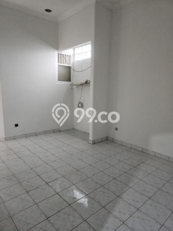 For Sale Rumah 4 Kamar Lokasi Strategis Bagus dan Strategis di Kramat Jati For Sale Rumah 4 Kamar Lokasi Strategis Bagus dan Strategis di Kramat Jati