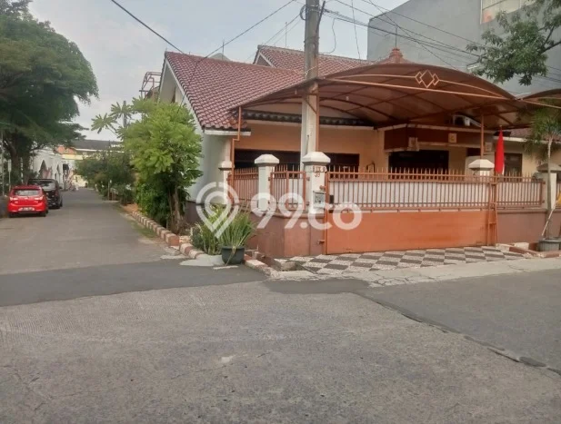 Dijual Rumah Mewah Elegan Dengan View Cantik di Tugu, Depok Dijual Rumah Mewah Elegan Dengan View Cantik di Tugu, Depok