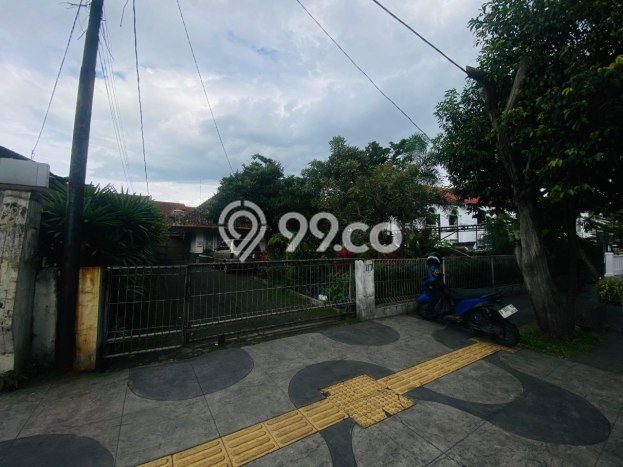 Rumah Mewah LB 300m2 Siap Huni Desain Elegan di Riau, Bandung Rumah Mewah LB 300m2 Siap Huni Desain Elegan di Riau, Bandung
