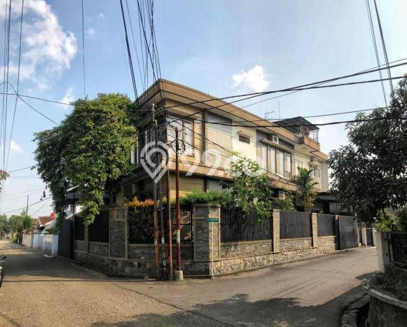 Siap Huni Hunian Elit 6 Kamar di Regol Dekat ke Mana Saja Siap Huni Hunian Elit 6 Kamar di Regol Dekat ke Mana Saja