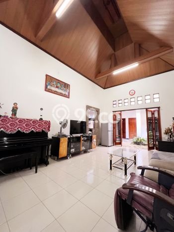 Rumah Lingkungan Asri di Denpasar Timur, Denpasar, Luas 480m² LB 380m² Rumah Lingkungan Asri di Denpasar Timur, Denpasar, Luas 480m² LB 380m²