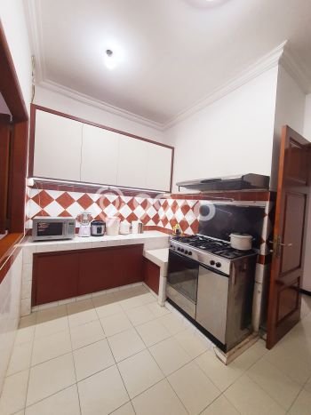 Rumah Lingkungan Asri di Denpasar Timur, Denpasar, Luas 480m² LB 380m² Rumah Lingkungan Asri di Denpasar Timur, Denpasar, Luas 480m² LB 380m²