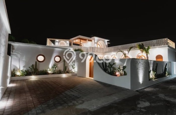 HARGA TERBAIK! Vila Kawasan , Luas 443m2m², Area Strategis HARGA TERBAIK! Vila Kawasan , Luas 443m2m², Area Strategis