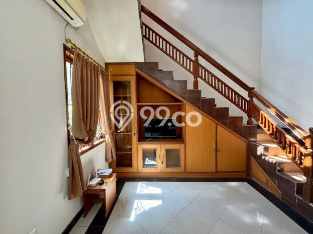 UNIT LANGKA! Rumah kawasan Renon, 2 KM, View Indah, Luas 100m² Bangunan 110m² UNIT LANGKA! Rumah kawasan Renon, 2 KM, View Indah, Luas 100m² Bangunan 110m²