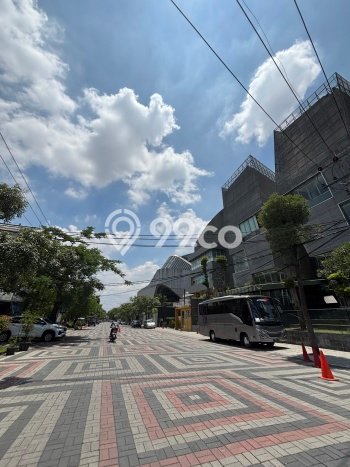 Jual Rumah Luas Elegan Dengan View Cantik di Basuki Rachmat, Surabaya Jual Rumah Luas Elegan Dengan View Cantik di Basuki Rachmat, Surabaya