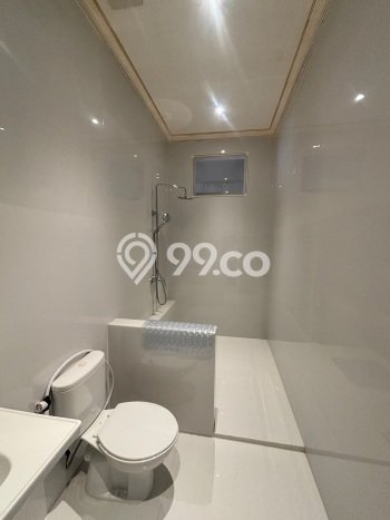 Jual Rumah 6 KT di , Surabaya - LT 379m2m² Jual Rumah 6 KT di , Surabaya - LT 379m2m²