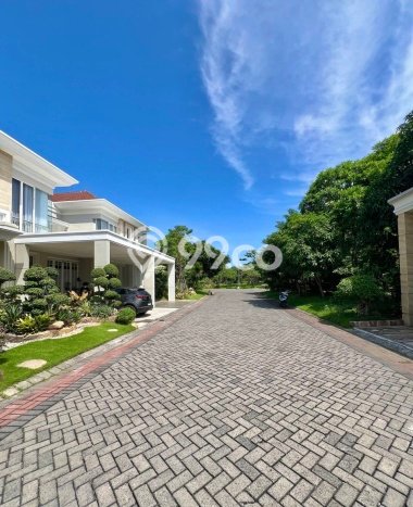 KESEMPATAN EMAS! Rumah di , Surabaya, Luas 200m2m² LB 250m2m² KESEMPATAN EMAS! Rumah di , Surabaya, Luas 200m2m² LB 250m2m²