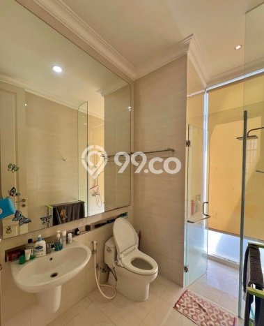 KESEMPATAN EMAS! Rumah di , Surabaya, Luas 200m2m² LB 250m2m² KESEMPATAN EMAS! Rumah di , Surabaya, Luas 200m2m² LB 250m2m²