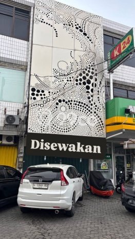 Ruko Disewa di Surabaya dengan LB 197m2 Area Komersial Ramai Ruko Disewa di Surabaya dengan LB 197m2 Area Komersial Ramai
