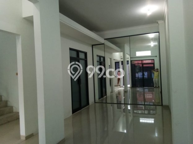 Dijual Rumah Eksklusif 4 KT di Pakuwon City, Surabaya Dijual Rumah Eksklusif 4 KT di Pakuwon City, Surabaya