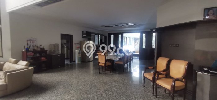 Siap Huni Rumah Mewah 8 Kamar di Kenjeran Dekat ke Mana Saja Siap Huni Rumah Mewah 8 Kamar di Kenjeran Dekat ke Mana Saja