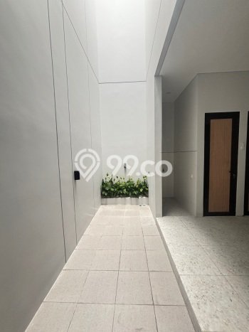 Dijual Rumah 5 Kamar Lokasi Strategis Nyaman dan Strategis di Rungkut Dijual Rumah 5 Kamar Lokasi Strategis Nyaman dan Strategis di Rungkut