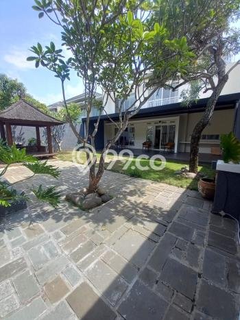 Rumah Mewah LB 300m2 Siap Huni Desain Elegan di Kota Baru Parahyangan, Bandung Rumah Mewah LB 300m2 Siap Huni Desain Elegan di Kota Baru Parahyangan, Bandung