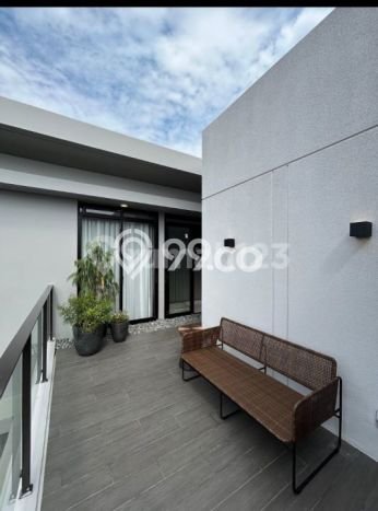 Rumah Mewah LB 300m2 Siap Huni Desain Elegan di Kota Baru Parahyangan, Bandung Rumah Mewah LB 300m2 Siap Huni Desain Elegan di Kota Baru Parahyangan, Bandung