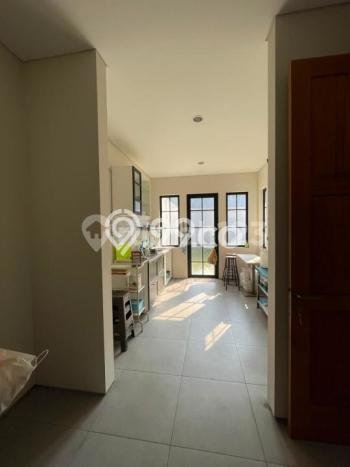 Rumah Mewah LB 285m2 Siap Huni Desain Elegan di Kota Baru Parahyangan, Bandung Rumah Mewah LB 285m2 Siap Huni Desain Elegan di Kota Baru Parahyangan, Bandung