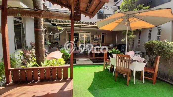 Rumah Elit LB 415m2 Siap Pakai Desain Elegan di Kota Baru Parahyangan, Bandung Rumah Elit LB 415m2 Siap Pakai Desain Elegan di Kota Baru Parahyangan, Bandung