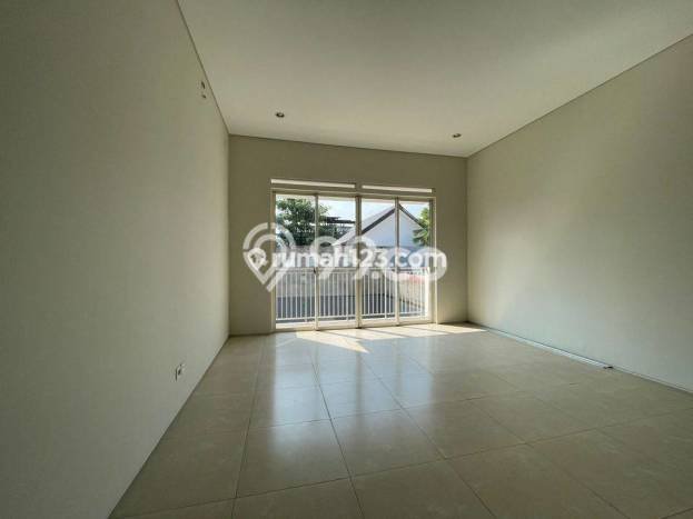 Jual Rumah Mewah Megah Dengan View Eksklusif di Kota Baru Parahyangan, Bandung Jual Rumah Mewah Megah Dengan View Eksklusif di Kota Baru Parahyangan, Bandung