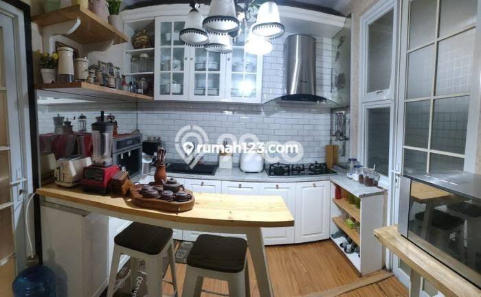 Rumah Luxury Modern Tanpa Renovasi di Kota Baru Parahyangan Bandung Rumah Luxury Modern Tanpa Renovasi di Kota Baru Parahyangan Bandung