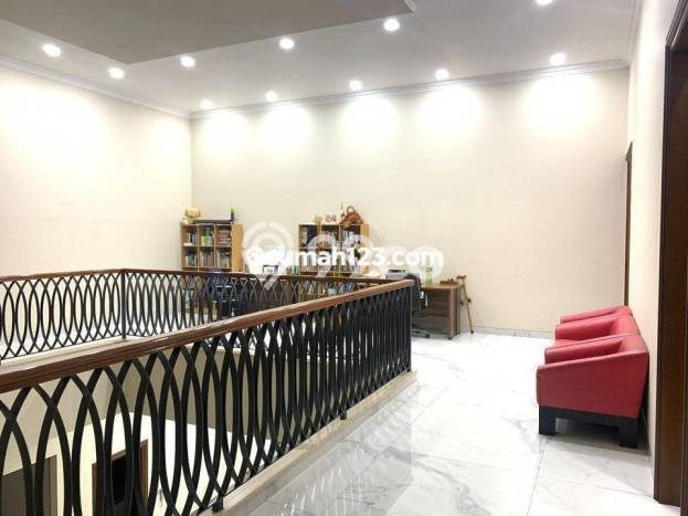 Hunian Elit LB 700m2 Siap Pakai Desain Elegan di Kota Baru Parahyangan, Bandung Hunian Elit LB 700m2 Siap Pakai Desain Elegan di Kota Baru Parahyangan, Bandung