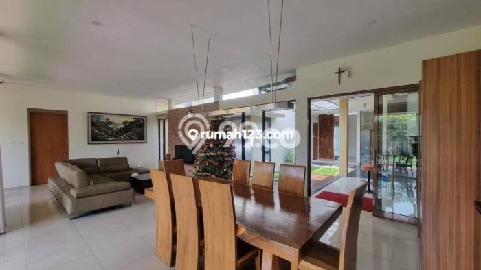 Jual Rumah Mewah Megah Dengan View Cantik di Kota Baru Parahyangan, Bandung Jual Rumah Mewah Megah Dengan View Cantik di Kota Baru Parahyangan, Bandung