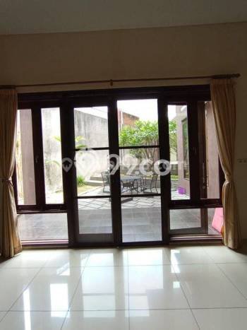 Rumah Elit Modern Tanpa Renovasi di Kota Baru Parahyangan Bandung Rumah Elit Modern Tanpa Renovasi di Kota Baru Parahyangan Bandung