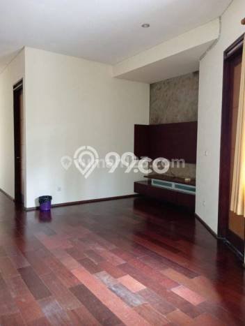 Rumah Elit Modern Tanpa Renovasi di Kota Baru Parahyangan Bandung Rumah Elit Modern Tanpa Renovasi di Kota Baru Parahyangan Bandung
