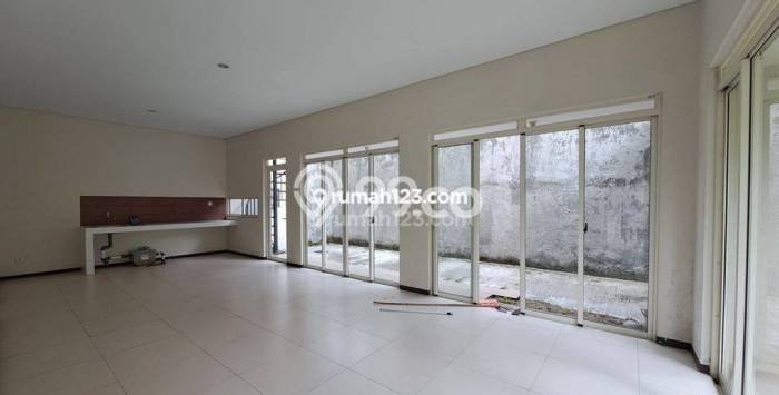 Jual Rumah Mewah Megah Dengan View Eksklusif di Kota Baru Parahyangan, Bandung Jual Rumah Mewah Megah Dengan View Eksklusif di Kota Baru Parahyangan, Bandung