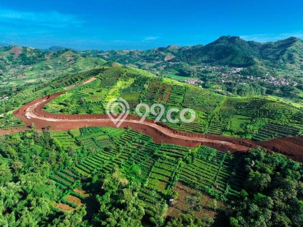 Hunian Mewah LB 205m2 Siap Huni Desain Elegan di Kota Baru Parahyangan, Bandung Hunian Mewah LB 205m2 Siap Huni Desain Elegan di Kota Baru Parahyangan, Bandung