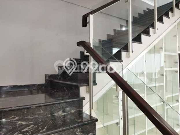 For Sale! Premium House LT 350m2 Desain Elegan di Kota Baru Parahyangan For Sale! Premium House LT 350m2 Desain Elegan di Kota Baru Parahyangan