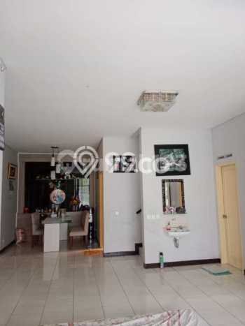 Rumah Elit Modern Tanpa Renovasi di Kota Baru Parahyangan Bandung Rumah Elit Modern Tanpa Renovasi di Kota Baru Parahyangan Bandung