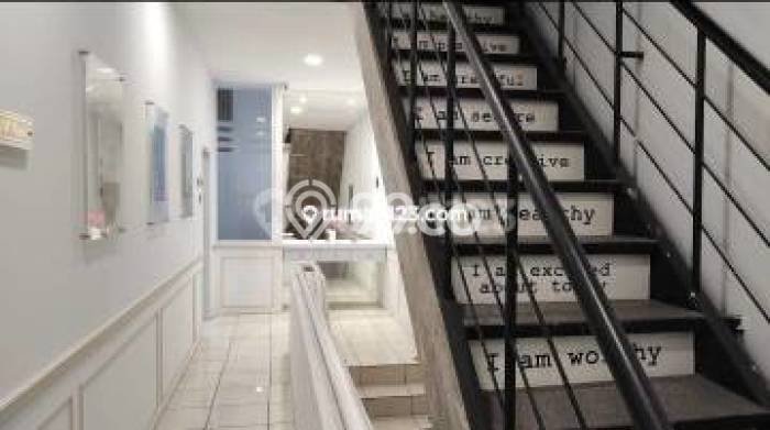 Ruko Dijual di Bandung LT 100m2 & LB 225m2 Lokasi Terbaik! Ruko Dijual di Bandung LT 100m2 & LB 225m2 Lokasi Terbaik!