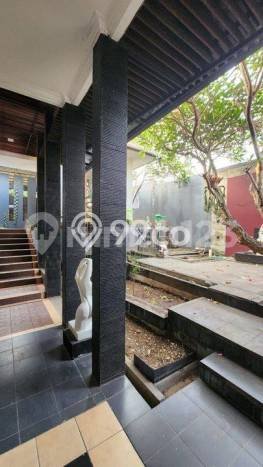 Rumah Mewah LB 378m2 Siap Pakai Desain Elegan di Kota Baru Parahyangan, Bandung Rumah Mewah LB 378m2 Siap Pakai Desain Elegan di Kota Baru Parahyangan, Bandung